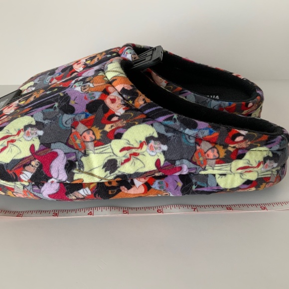 Disney Villains Slippers New Size Medium - Picture 3 of 4
